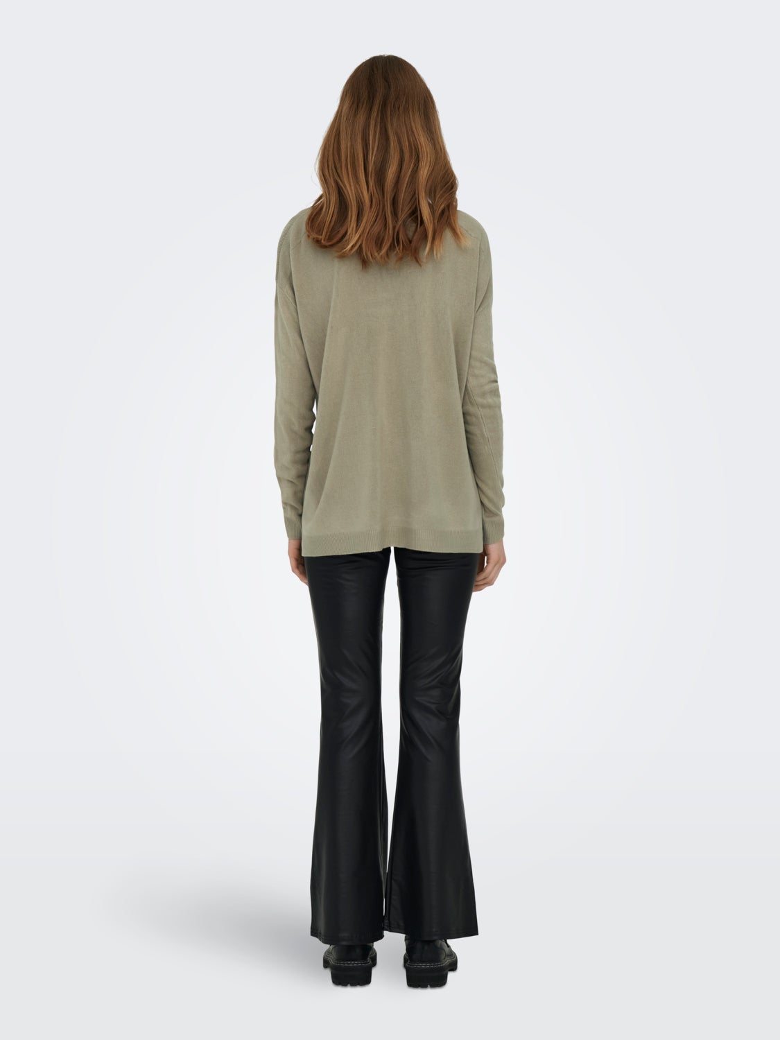 Loose fitted knitted pullover