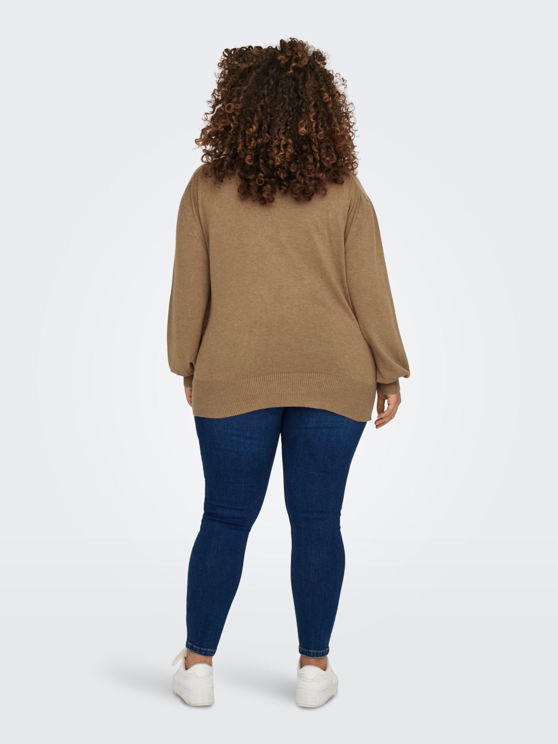 Curvy top with high neck