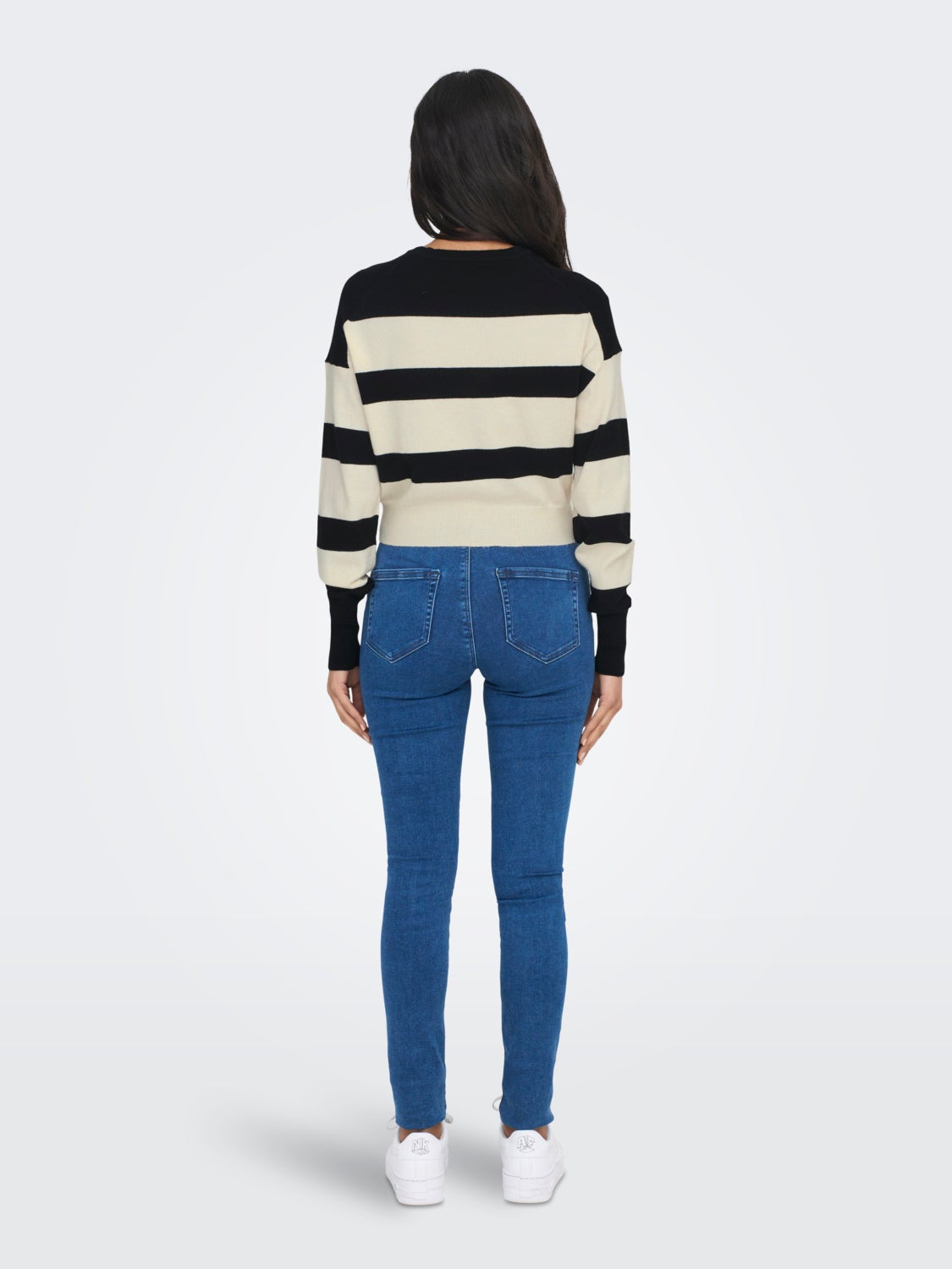 cropped o-neck shirt with stripes