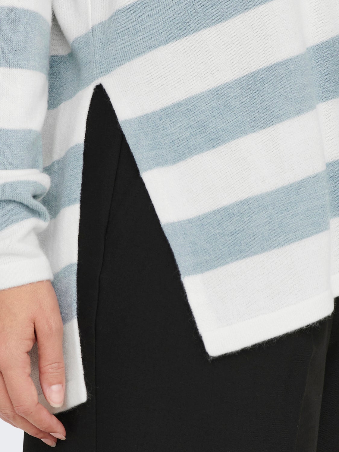 V-neck Knitted Pullover