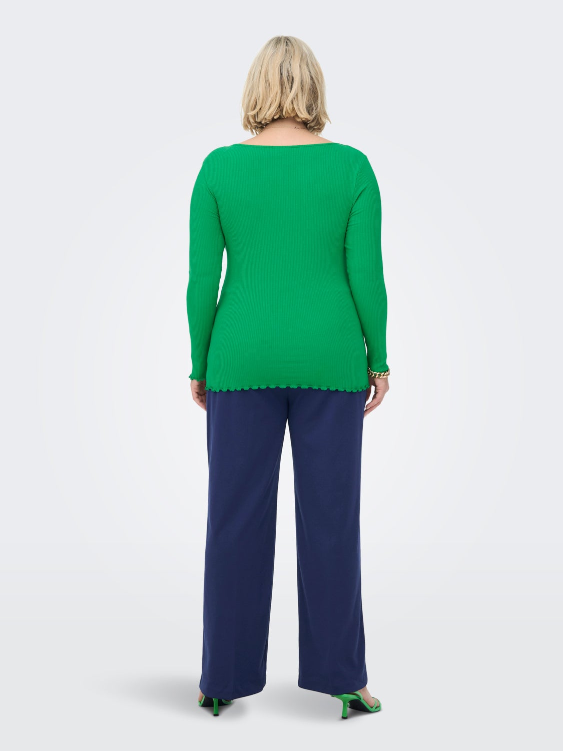 Curvy Wrinkle v-neck Long Sleeved Top