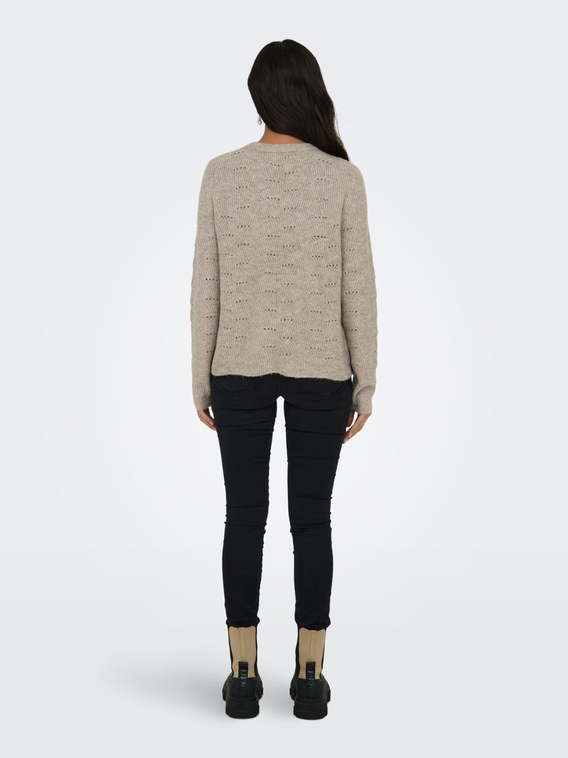O-neck knitted pullover