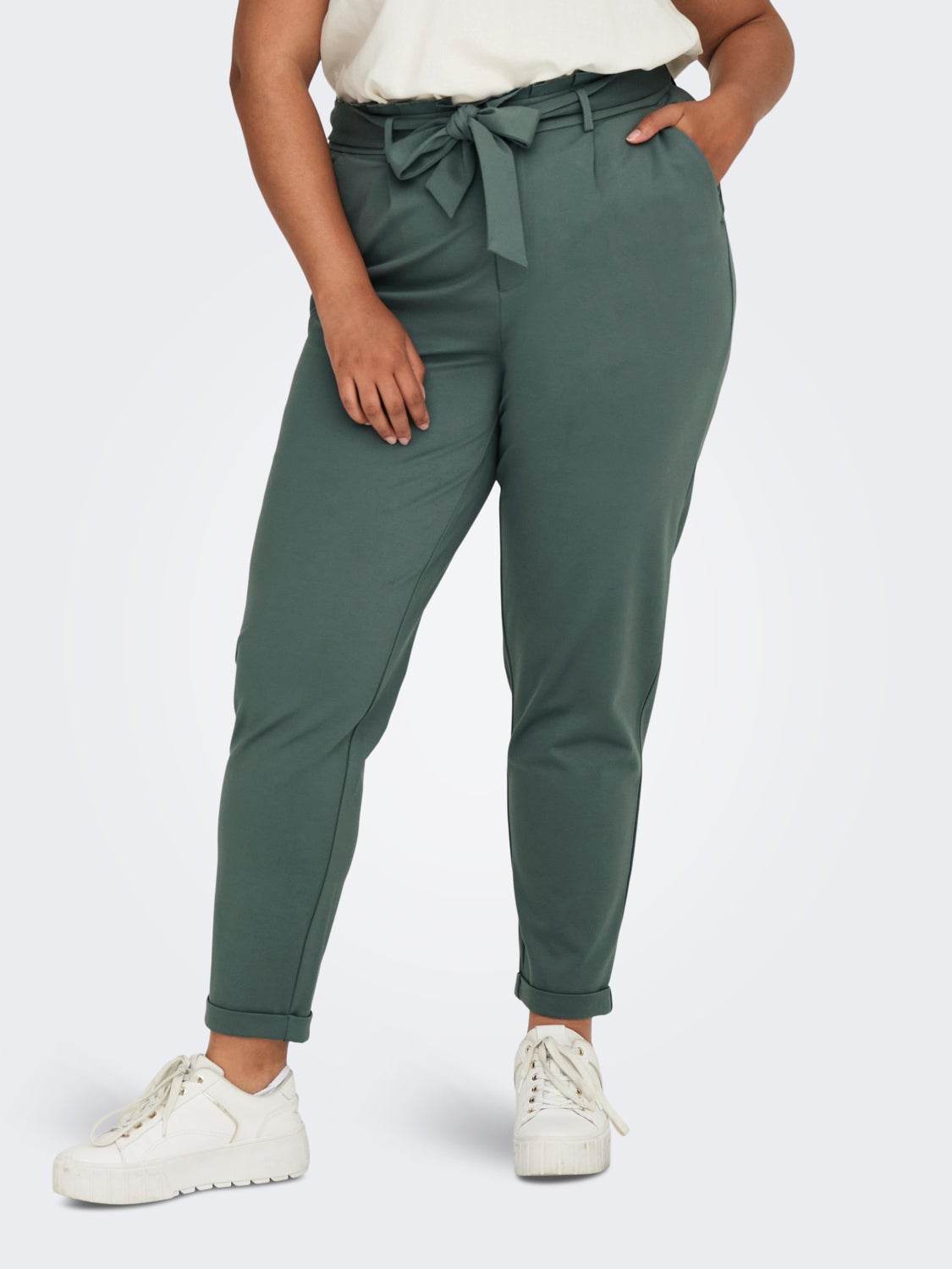Curvy tie belt viscose pants