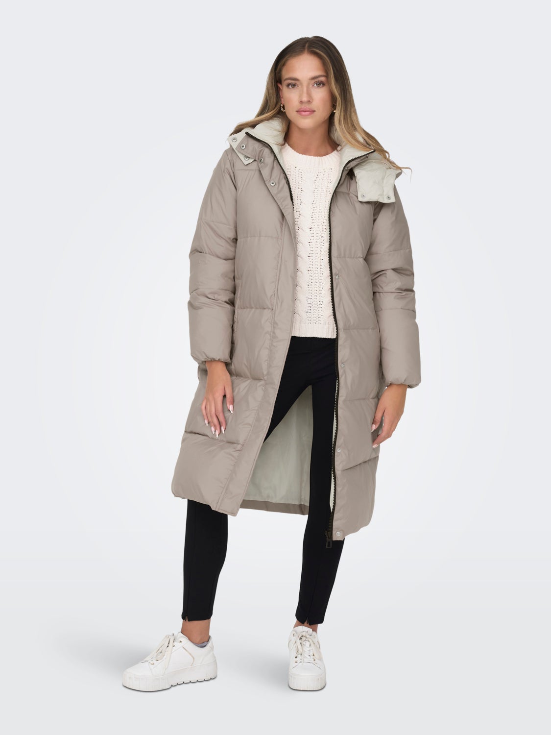 Hooded puffer jacket