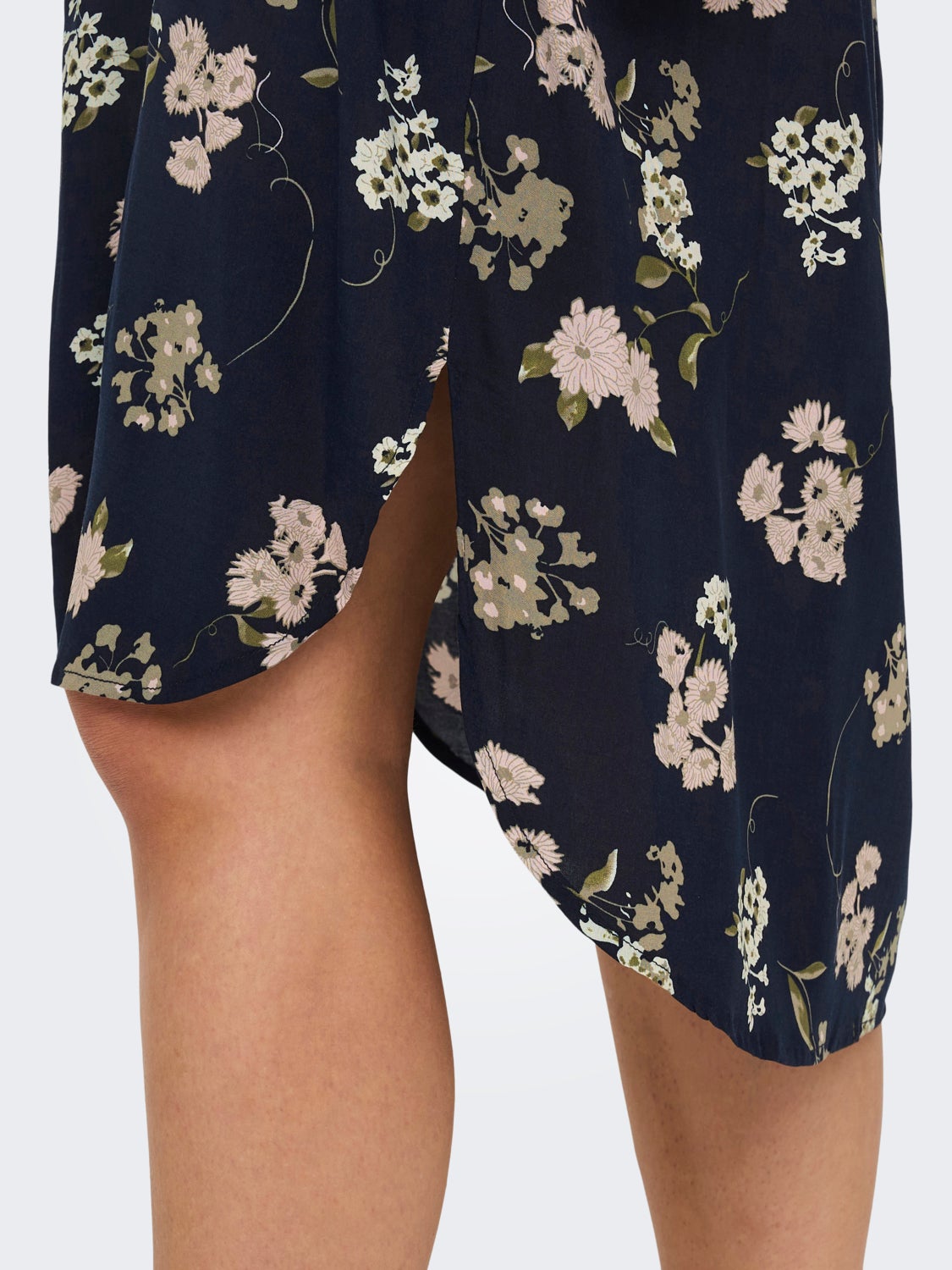 Curvy 3/4 sleeved Dress