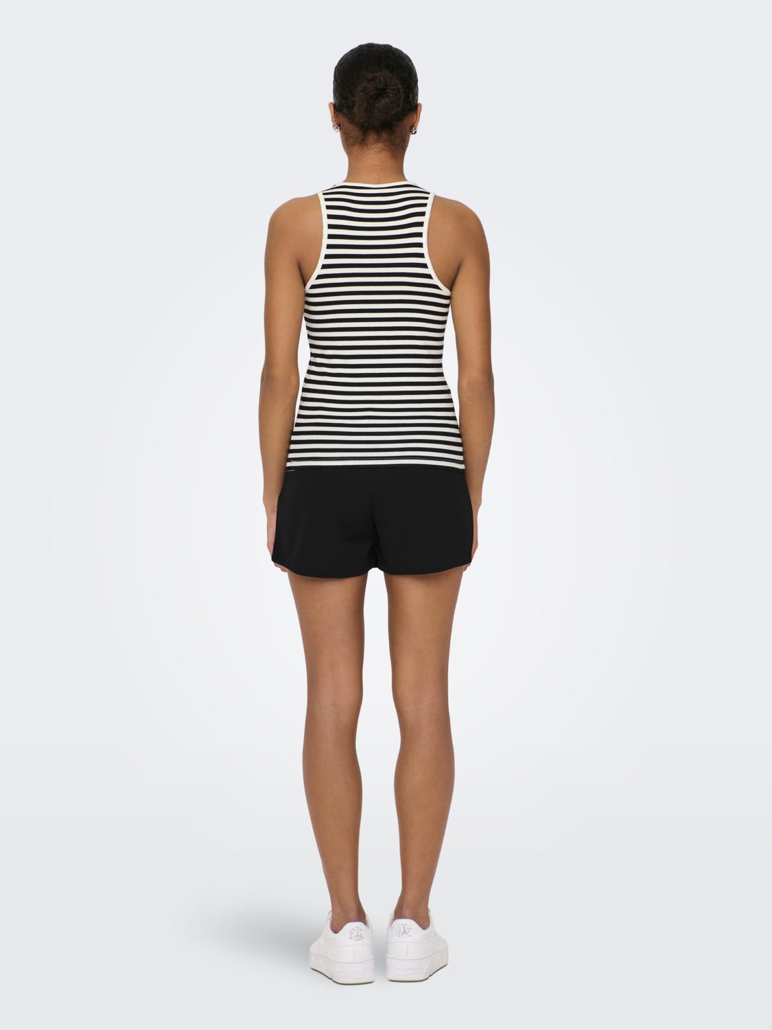 O-neck top with stripe detail
