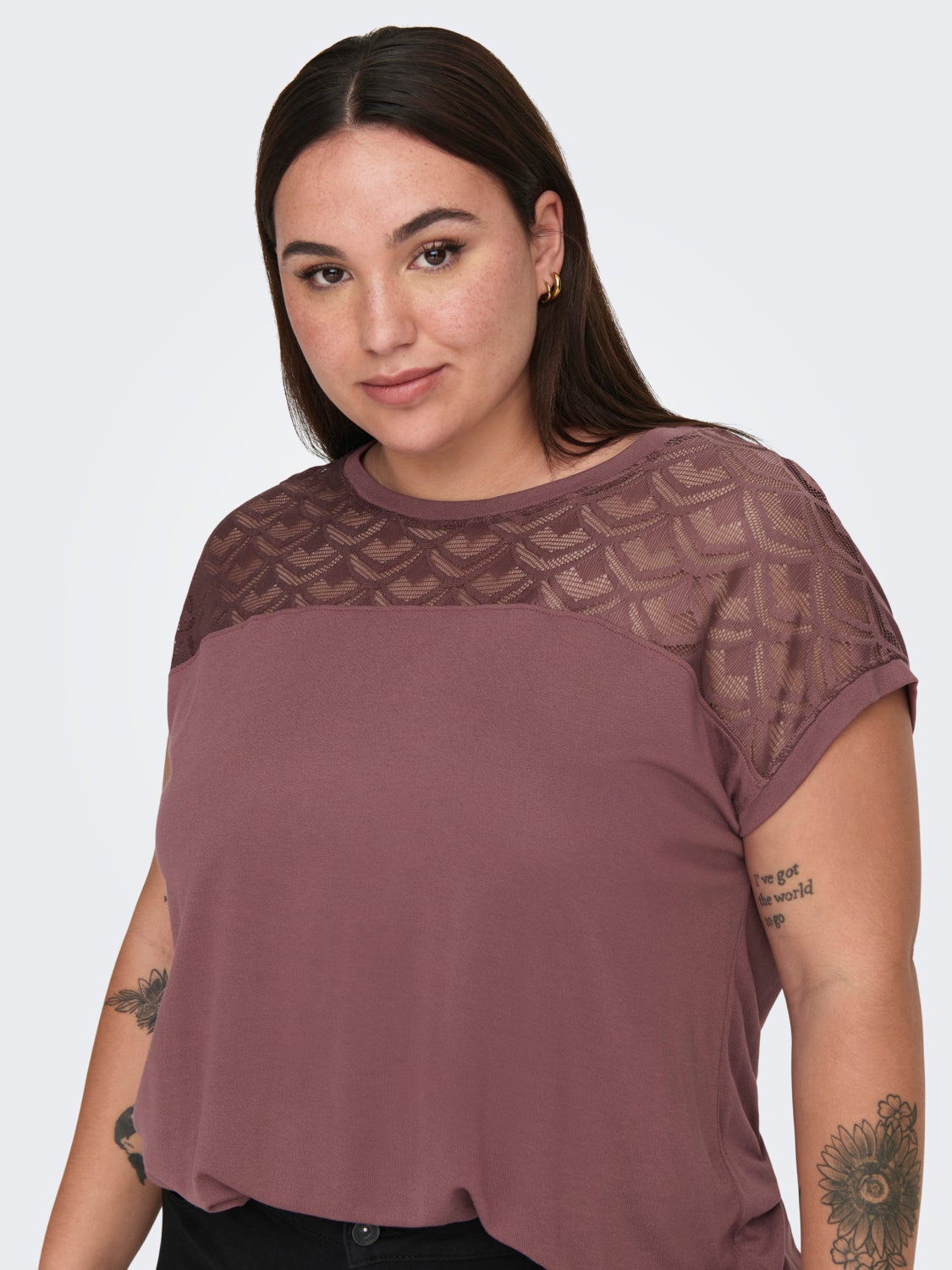 Curvy lace detail Top
