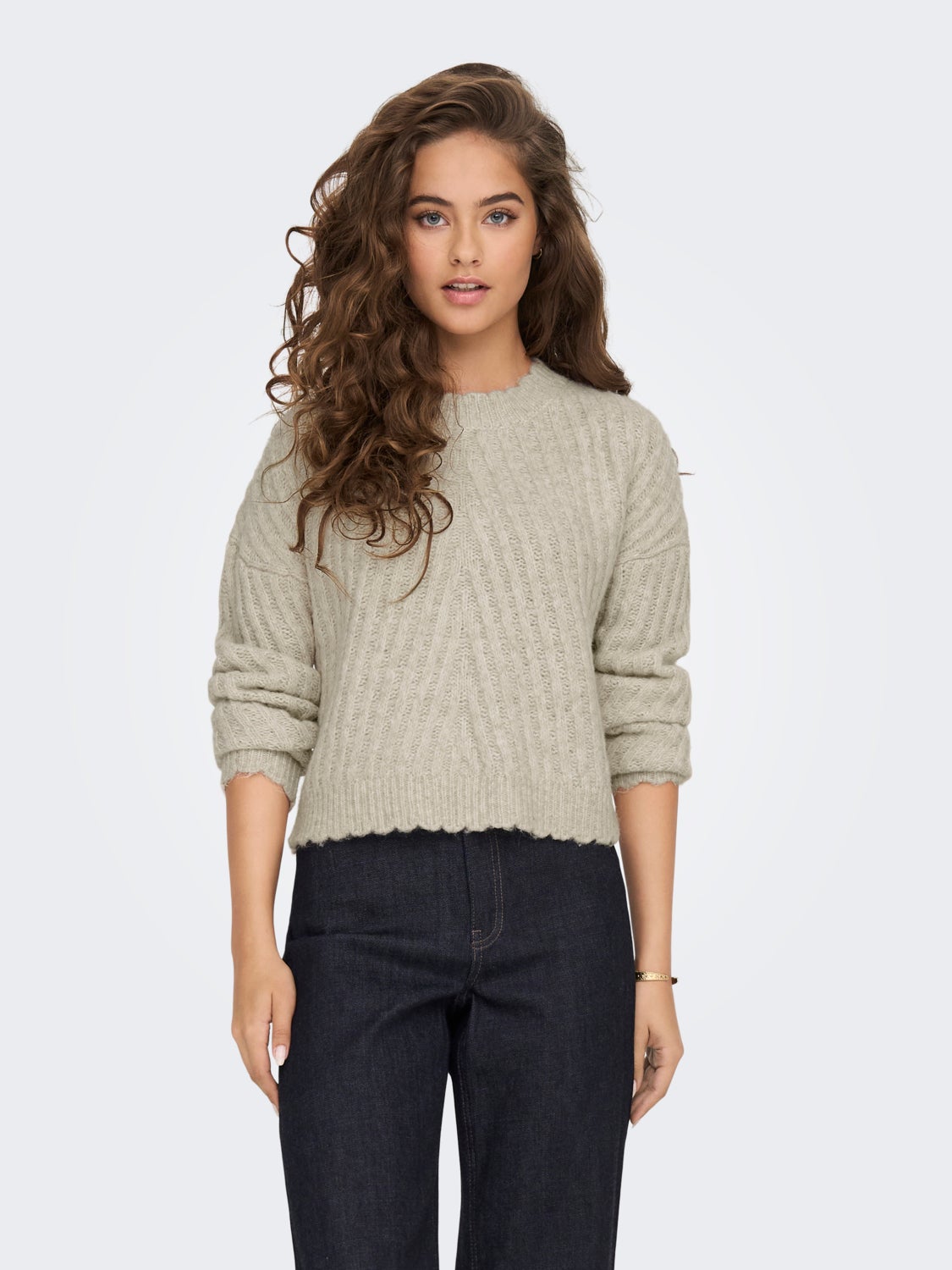 O-neck knitted pullover