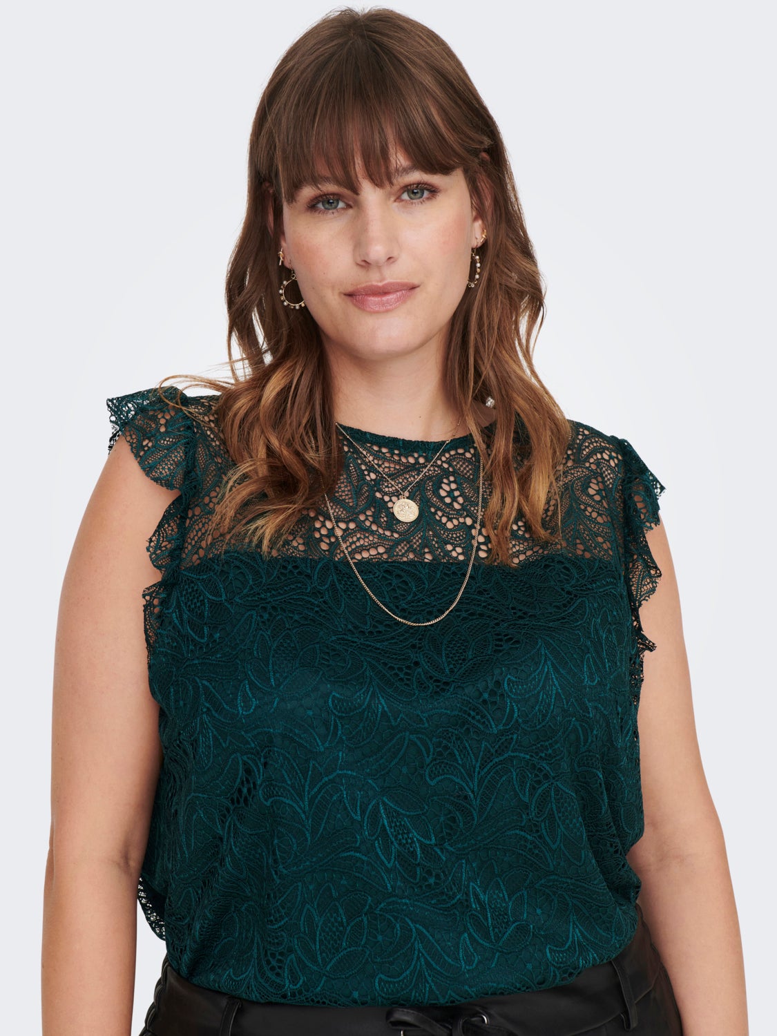 Curvy Lace Sleeveless Top