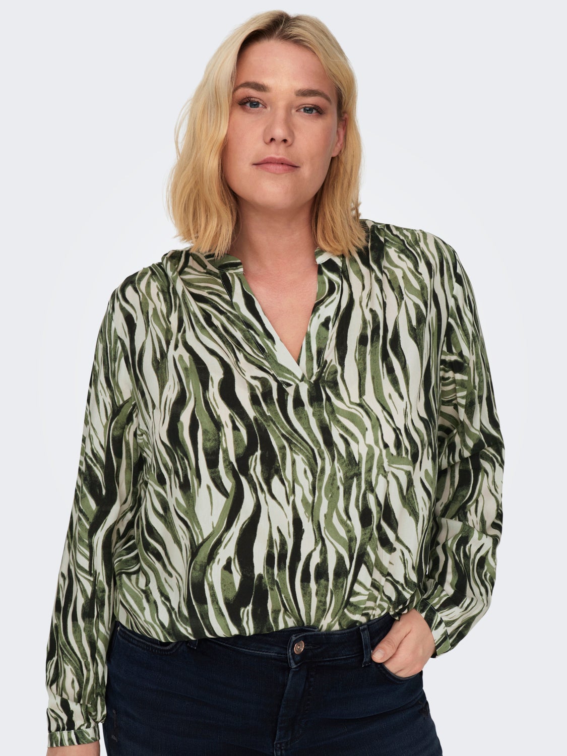 Curvy viscose top