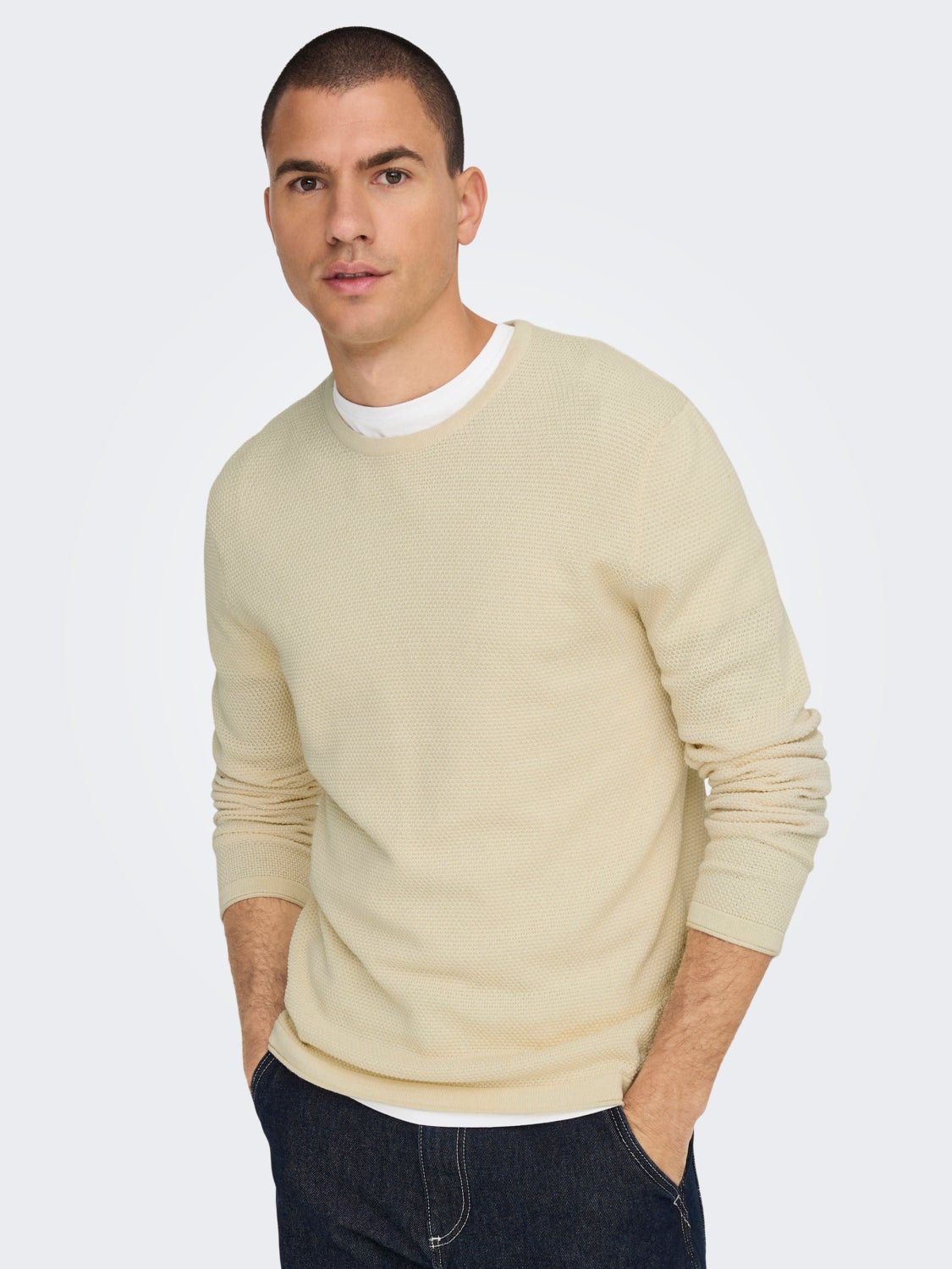 Knitted pullover crew neck