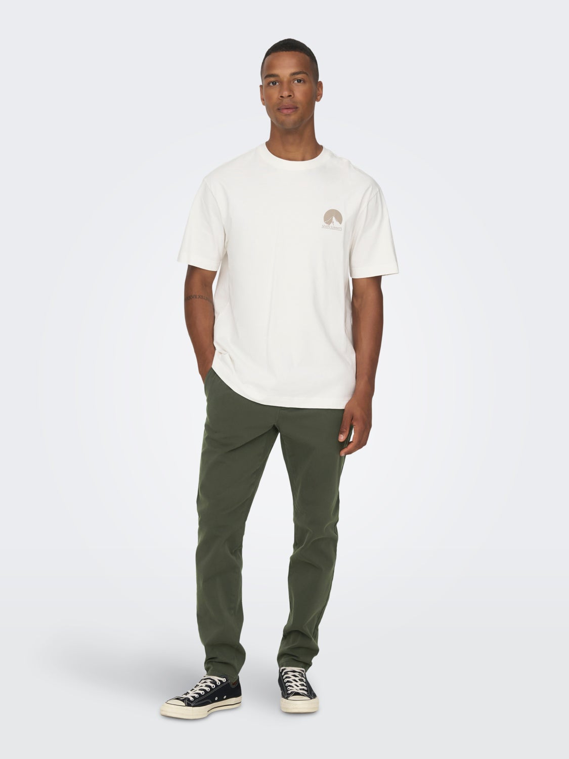 Tapered fit trousers