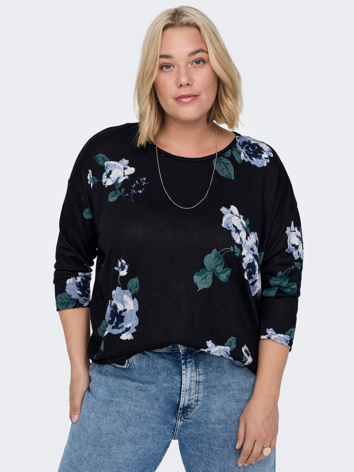 Curvy flower 3/4 sleeved top