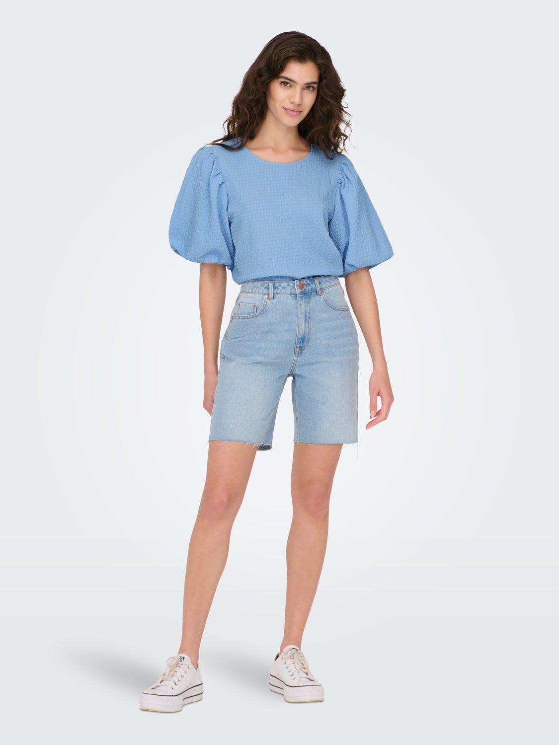 O-neck top with balloon sleeves