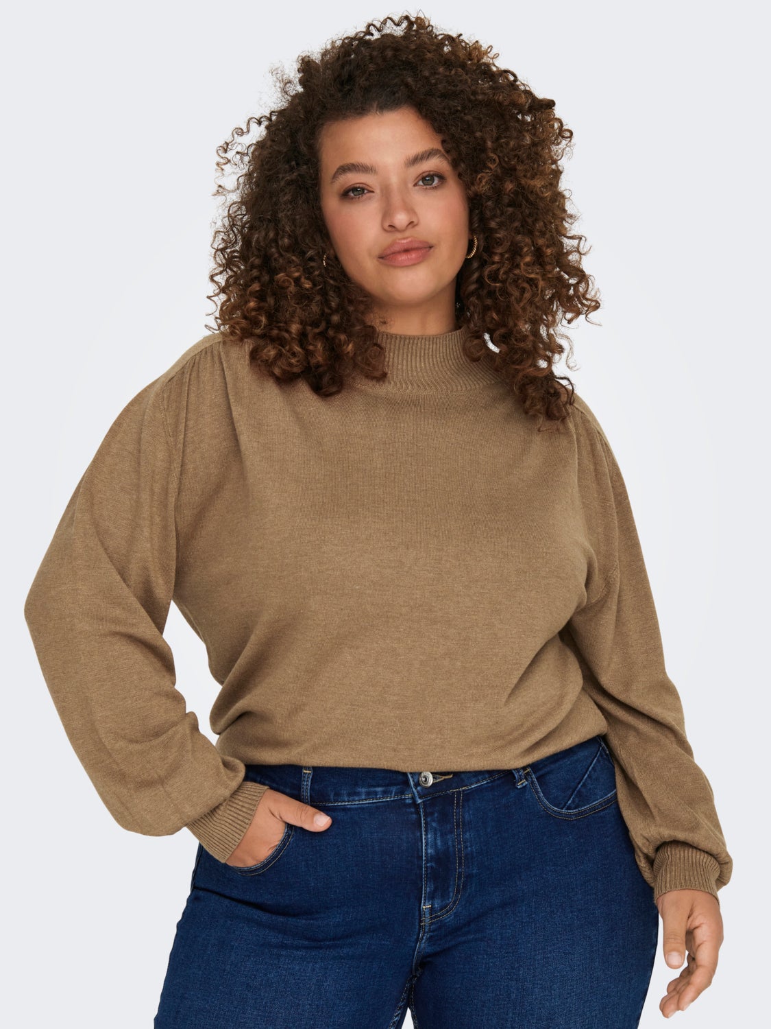 Curvy top with high neck
