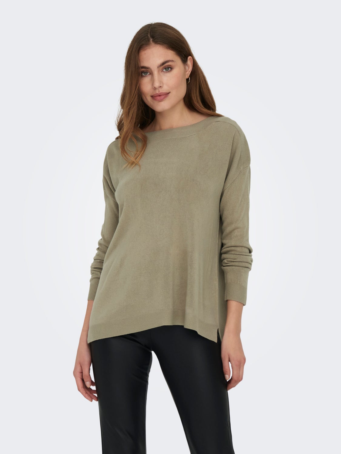 Loose fitted knitted pullover