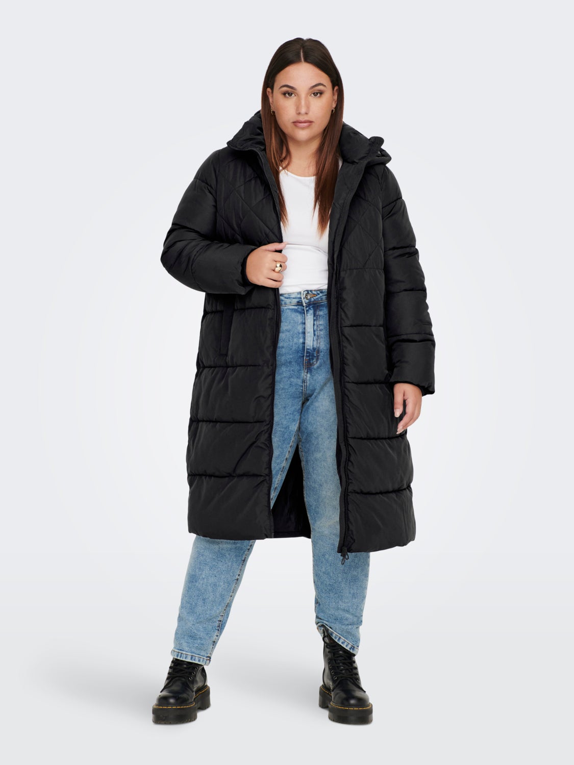 Curvy quilted hood Coat