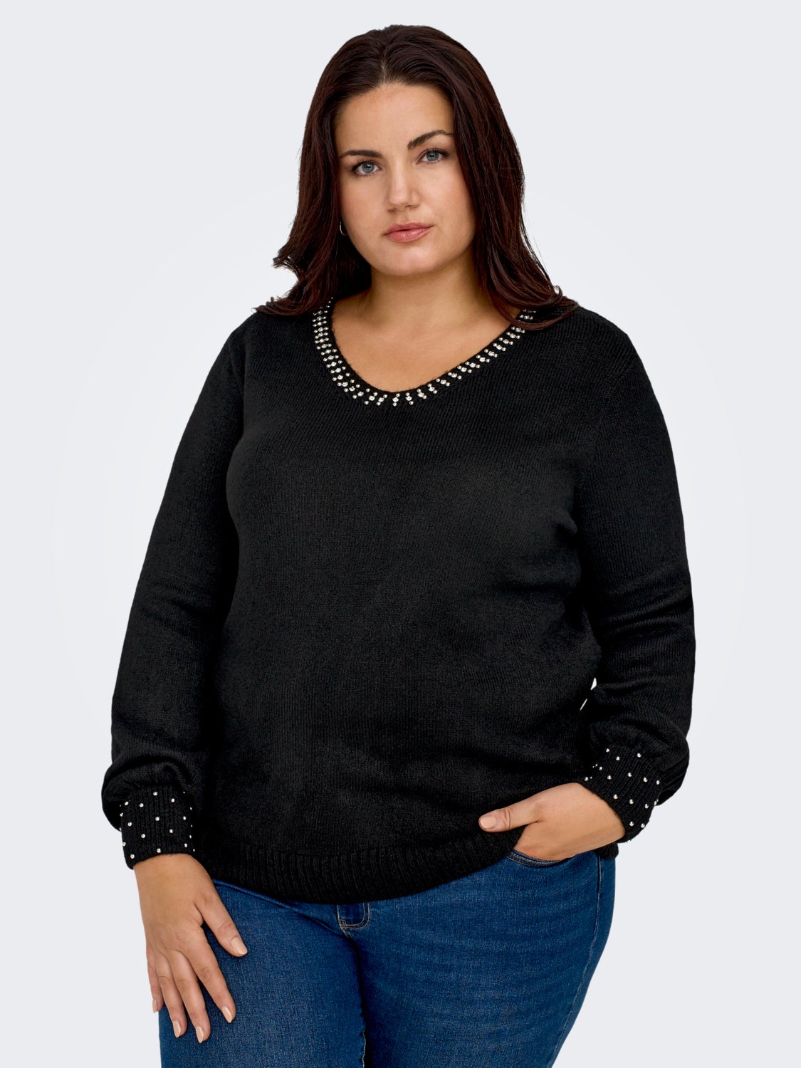 Curvy v-neck knitted pullover