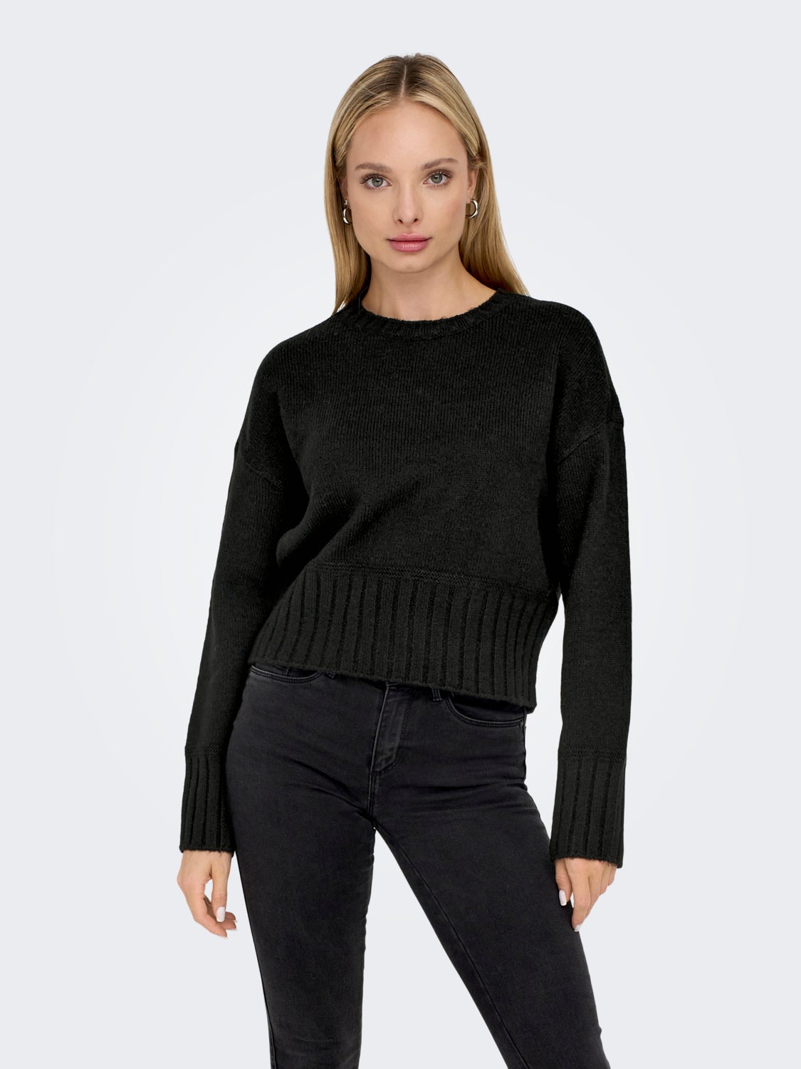 O-neck knitted pullover
