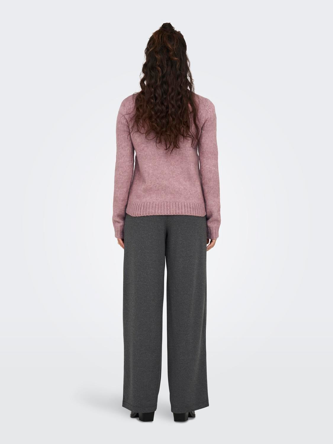 O-neck knitted pullover