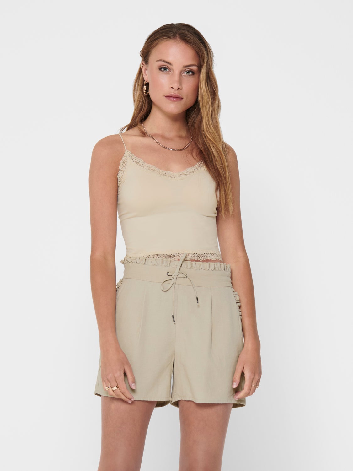 Cropped top with lace edges