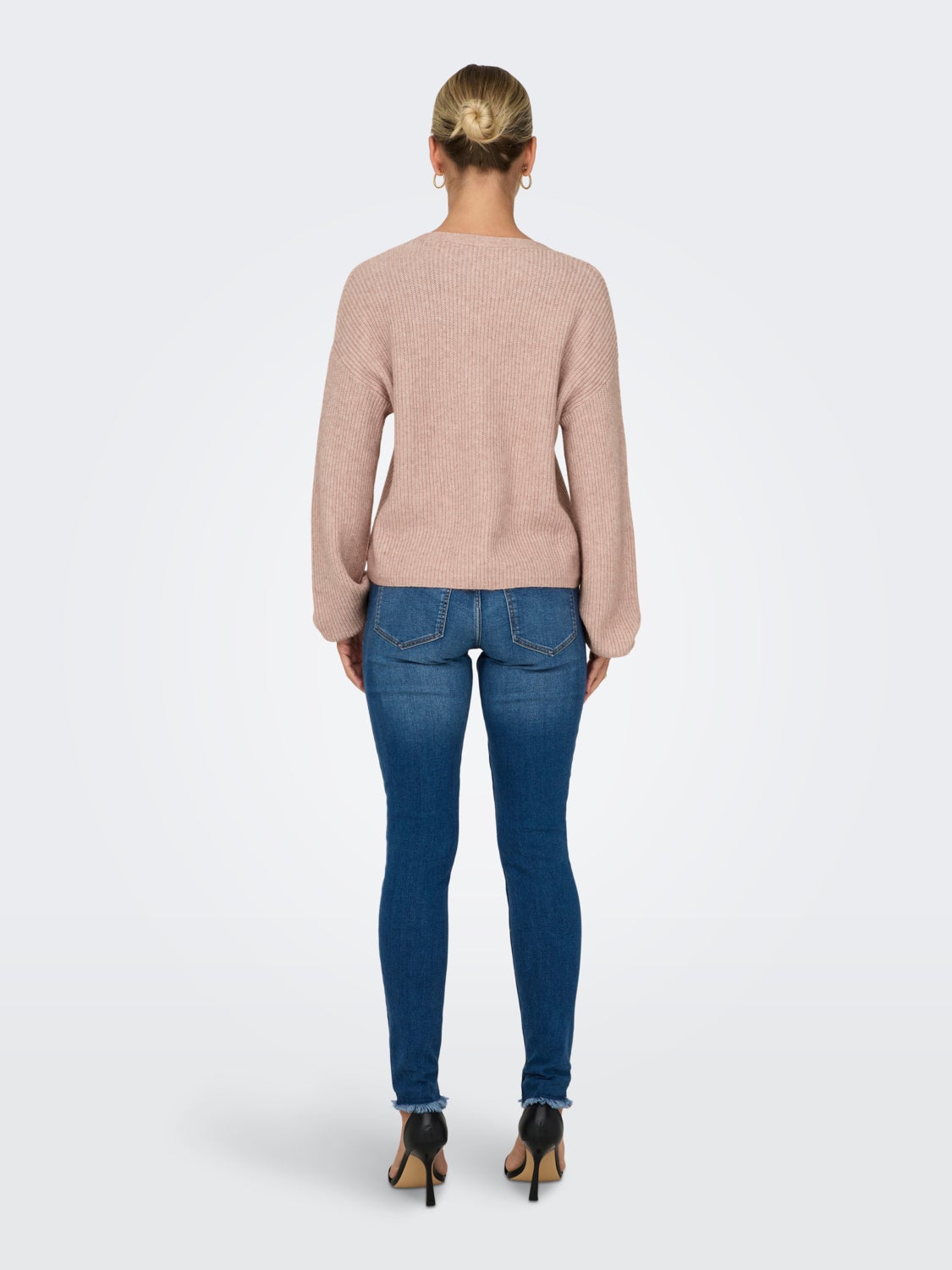 V-neck knit pullover