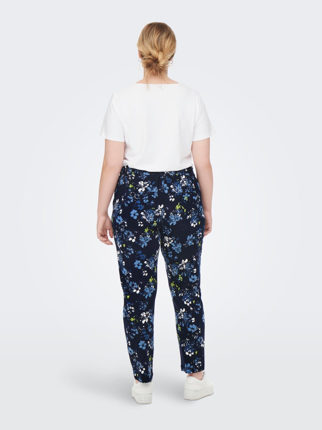 Curvy patterned classic Trousers
