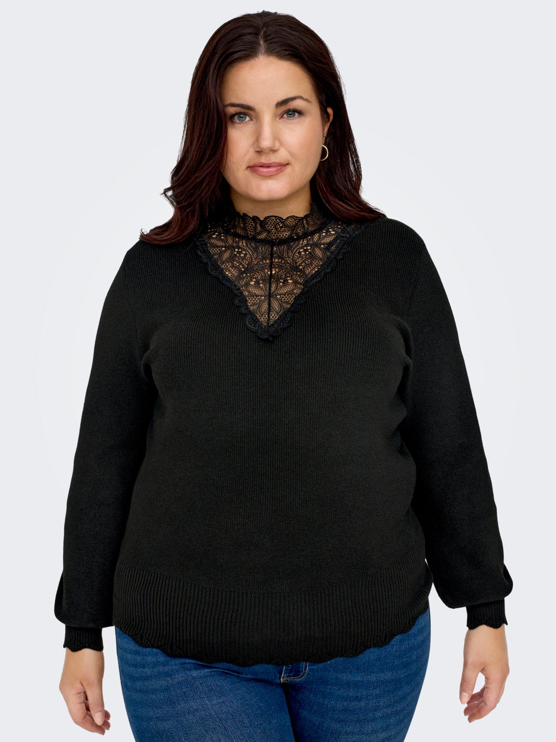 Curvy v-neck knitted pullover