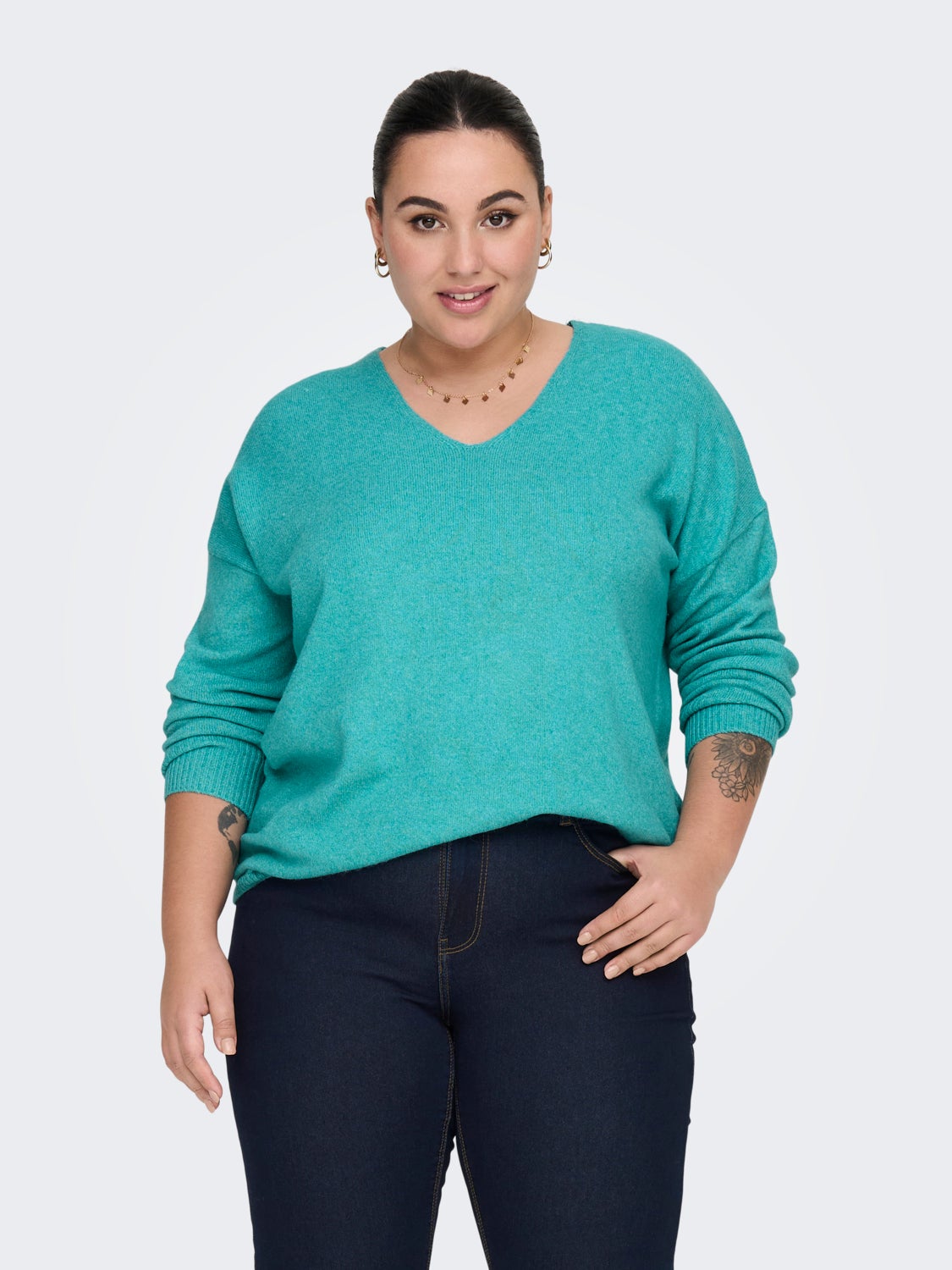 Curvy V-neck Knitted Pullover