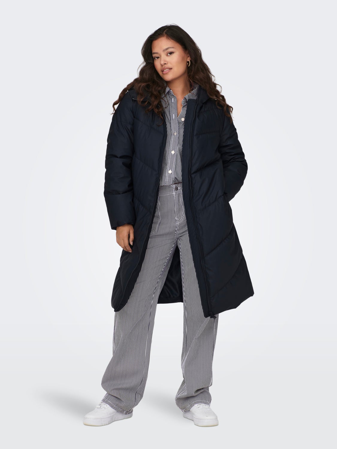 Water repellent puffer jacket