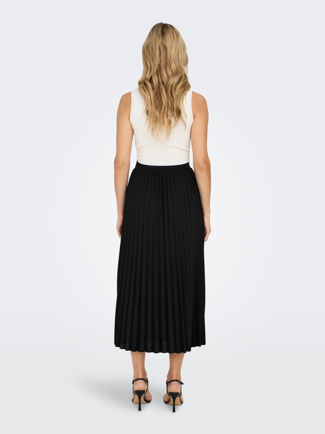 Pleated maxi skirt