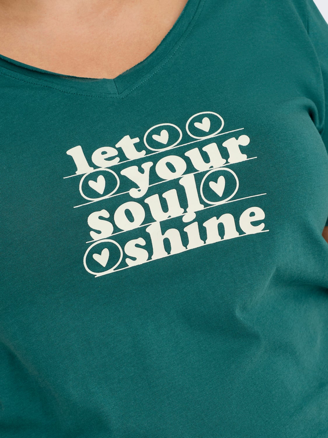 Curvy Printed v-neck T-shirt