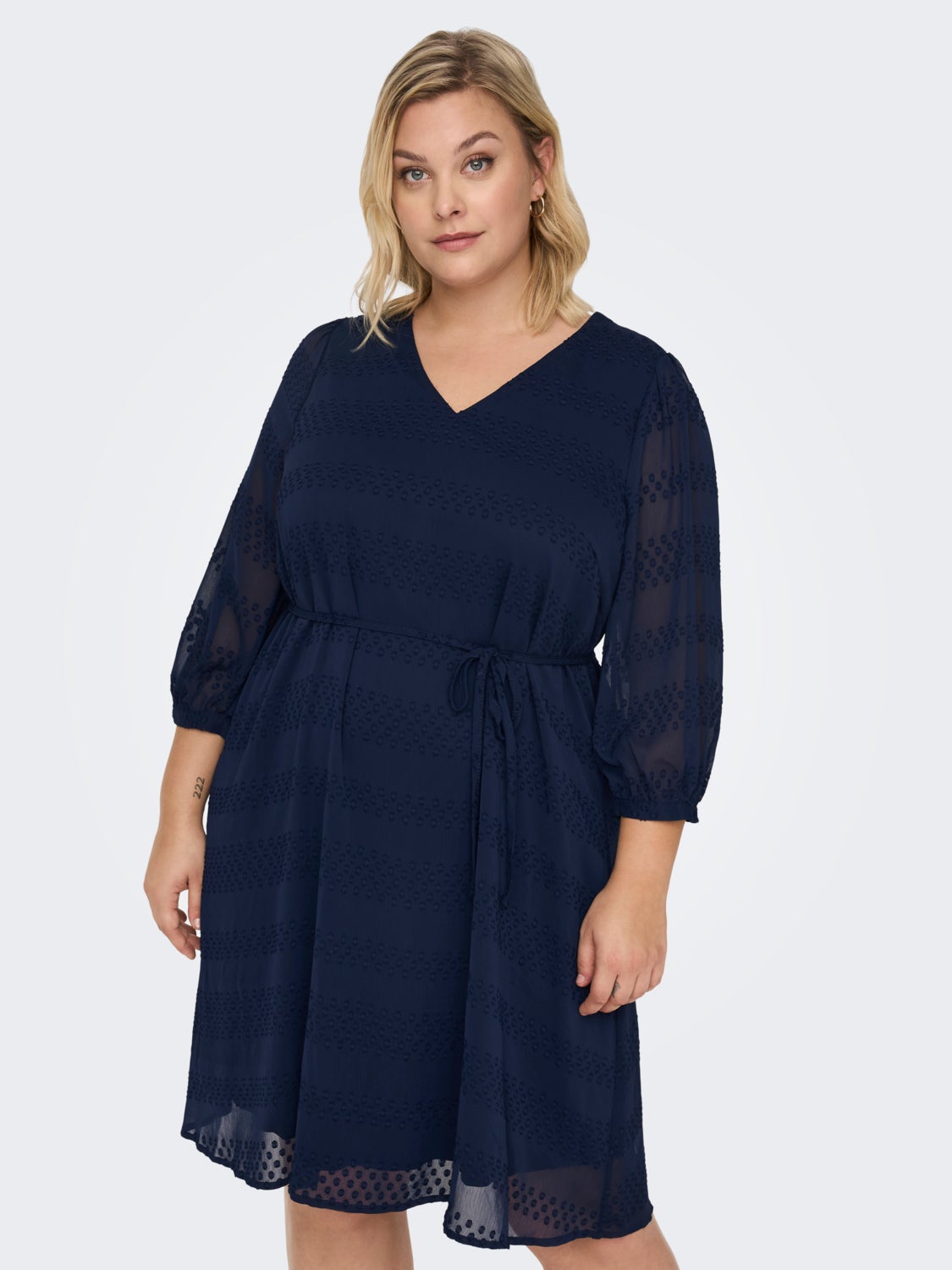 Curvy 3/4 sleeved knee Dress