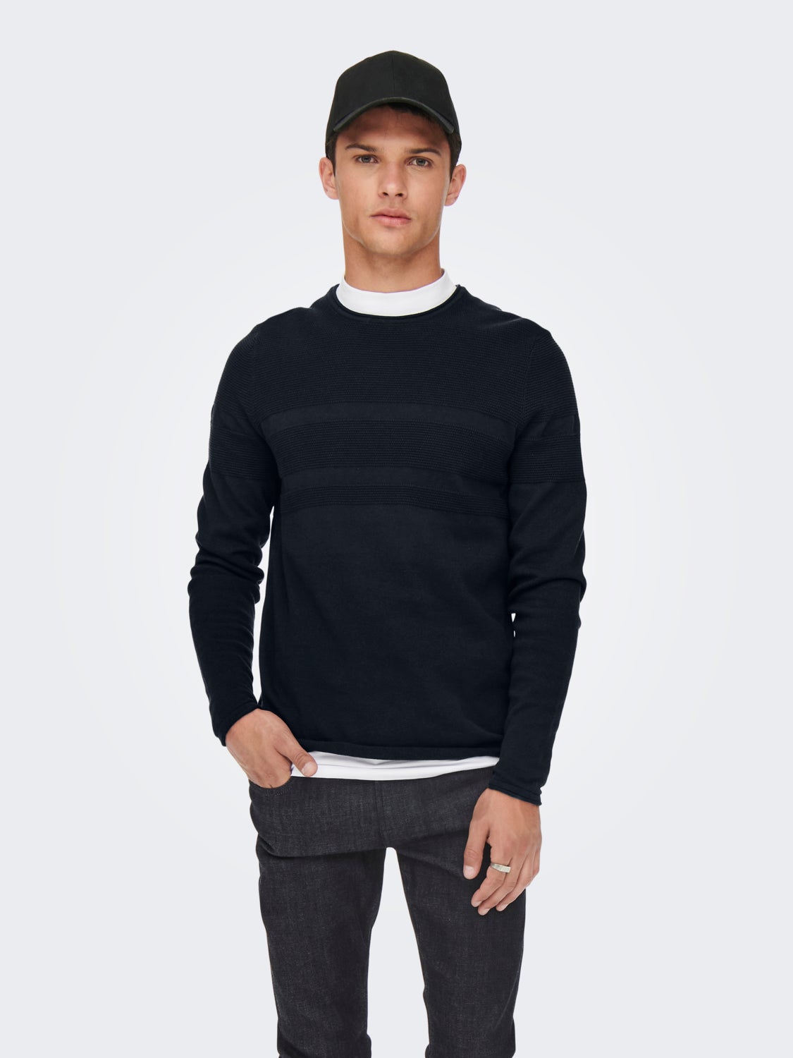 Solid color knitted pullover