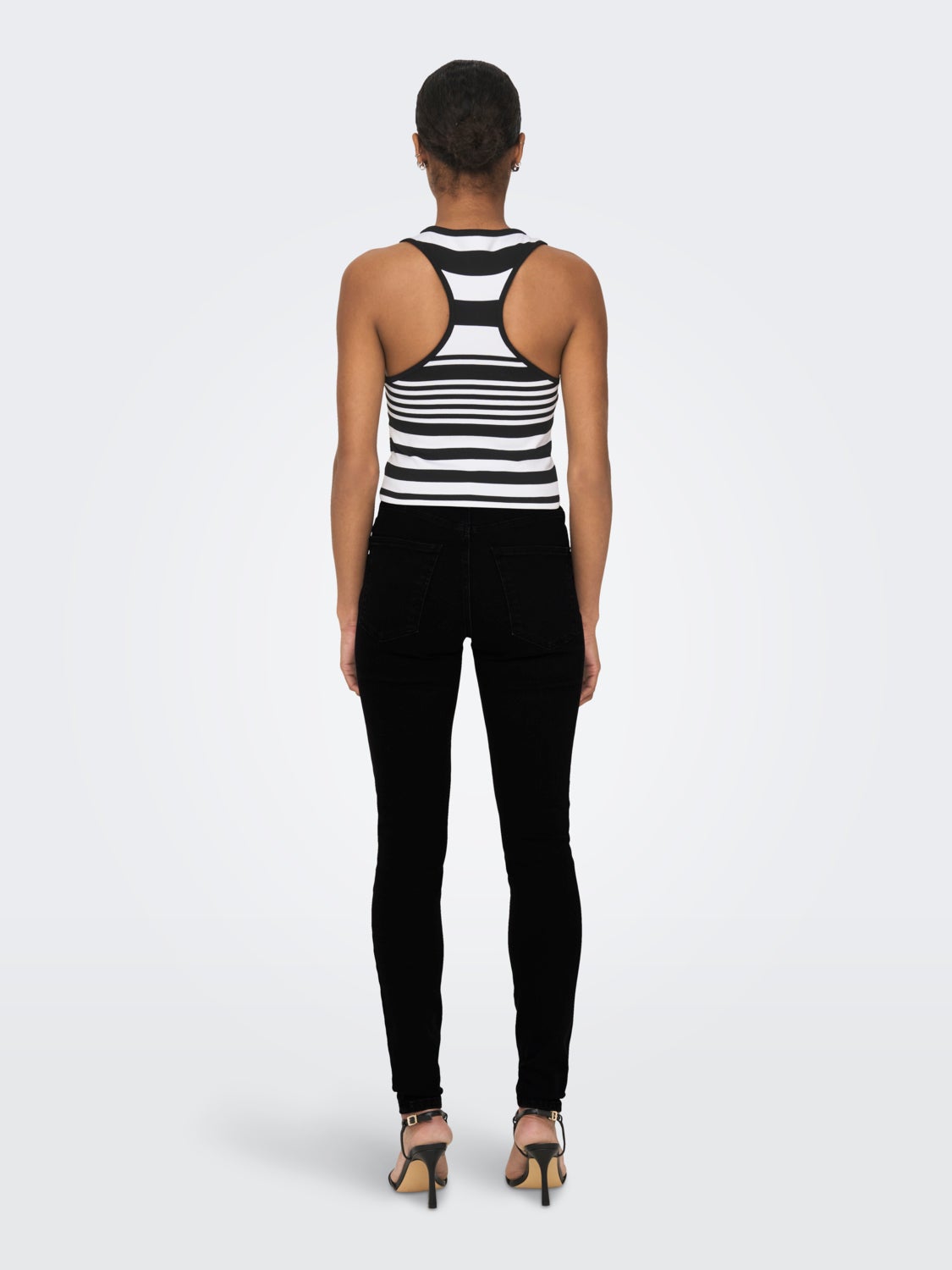 O-neck top with stripe detail