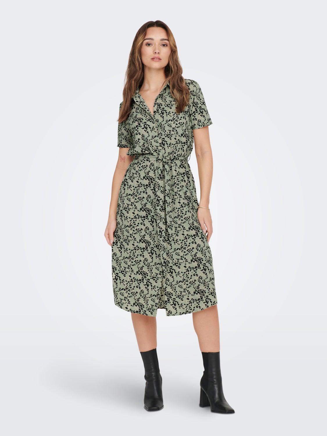 Short sleeved shirt dress