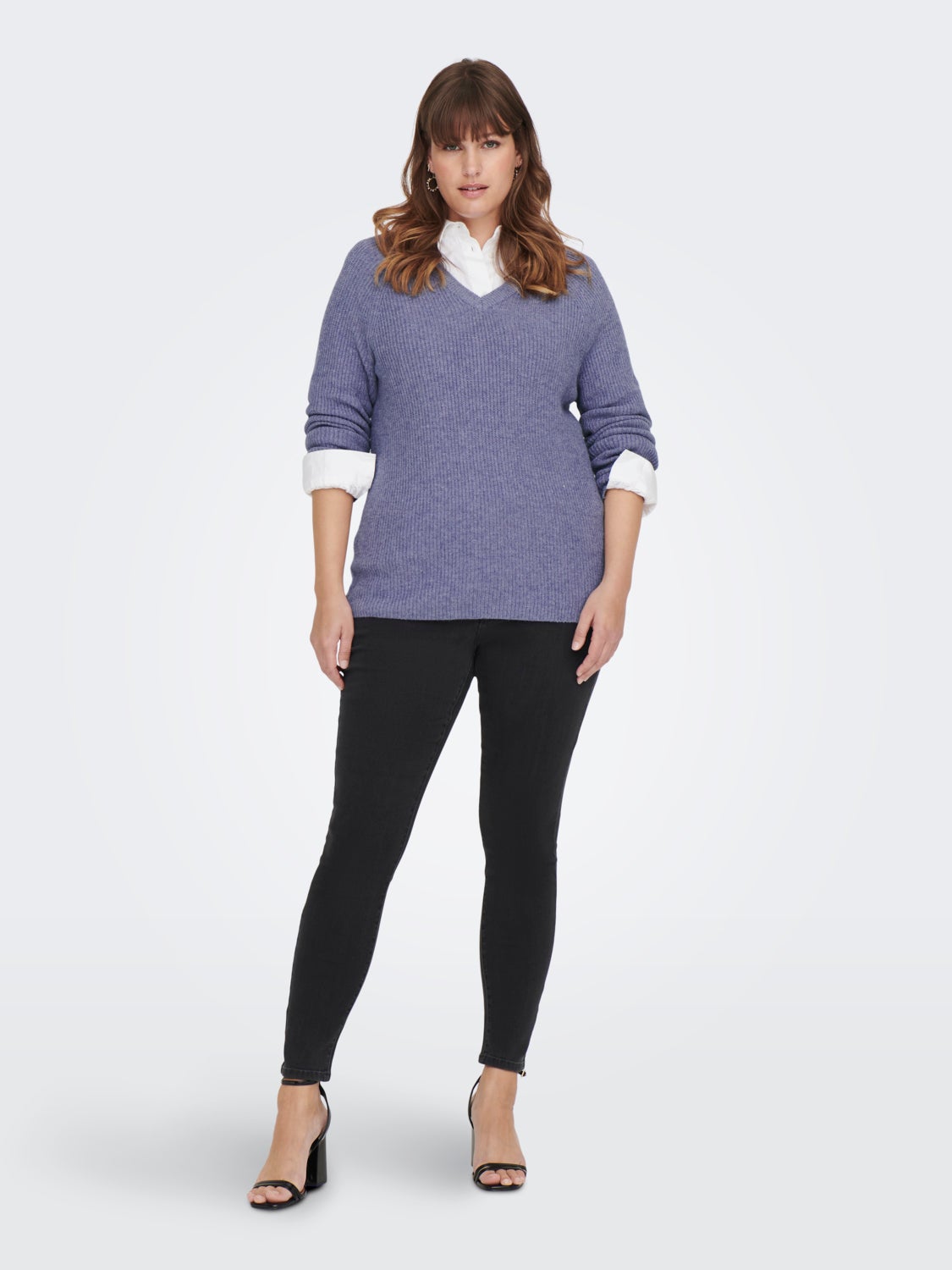 Curvy v-neck knitted pullover