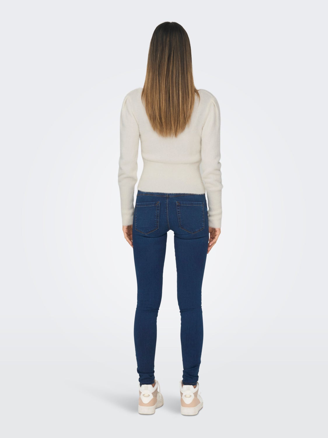 Solid color knitted pullover