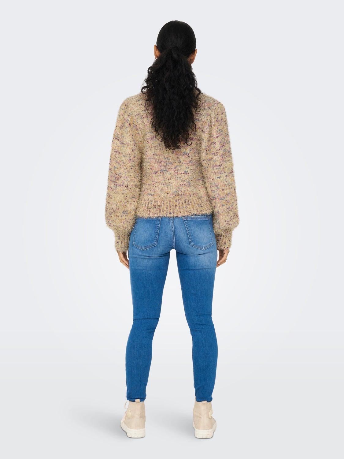 O-neck knitted pullover