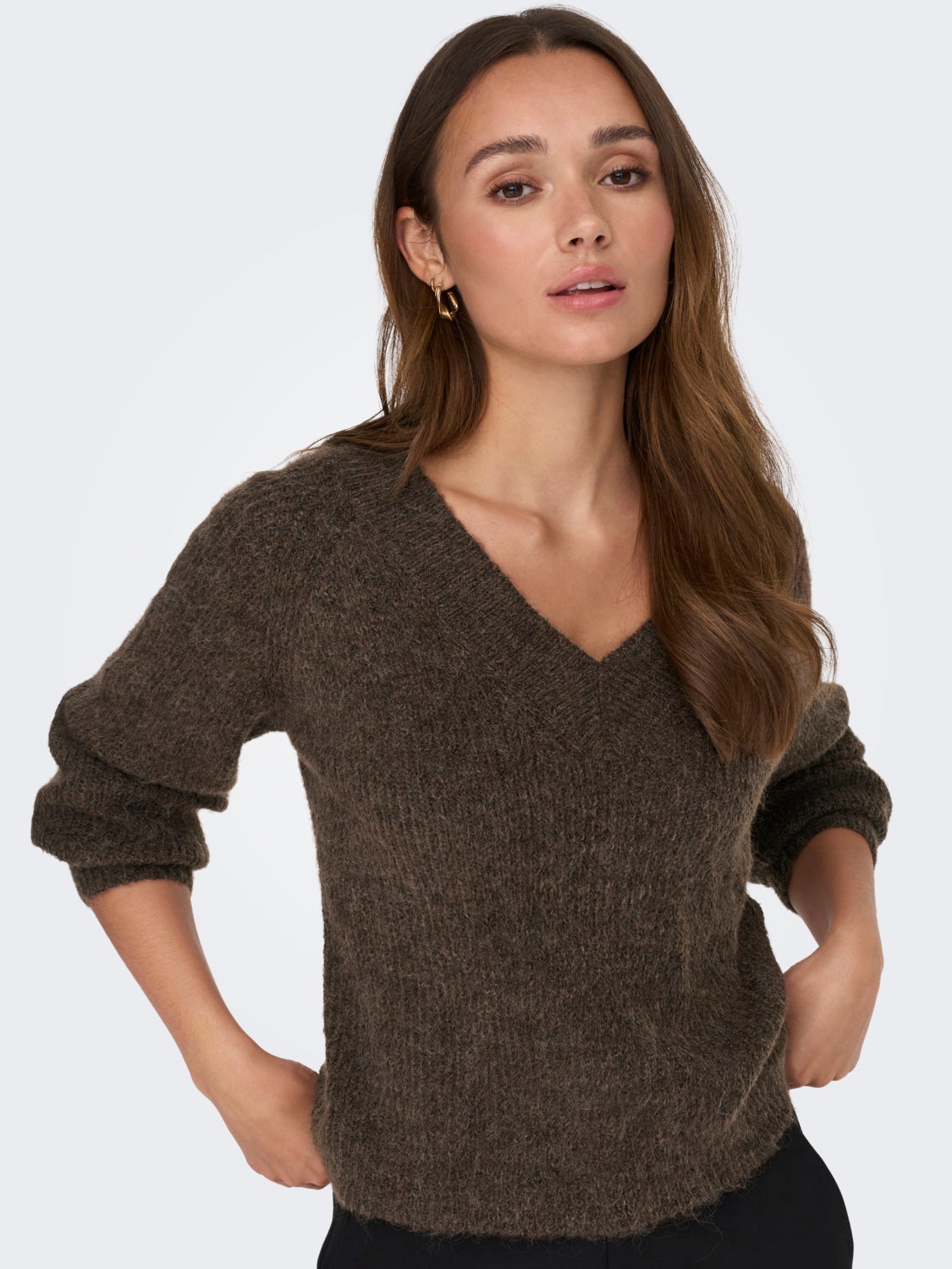 v-neck knitted pullover