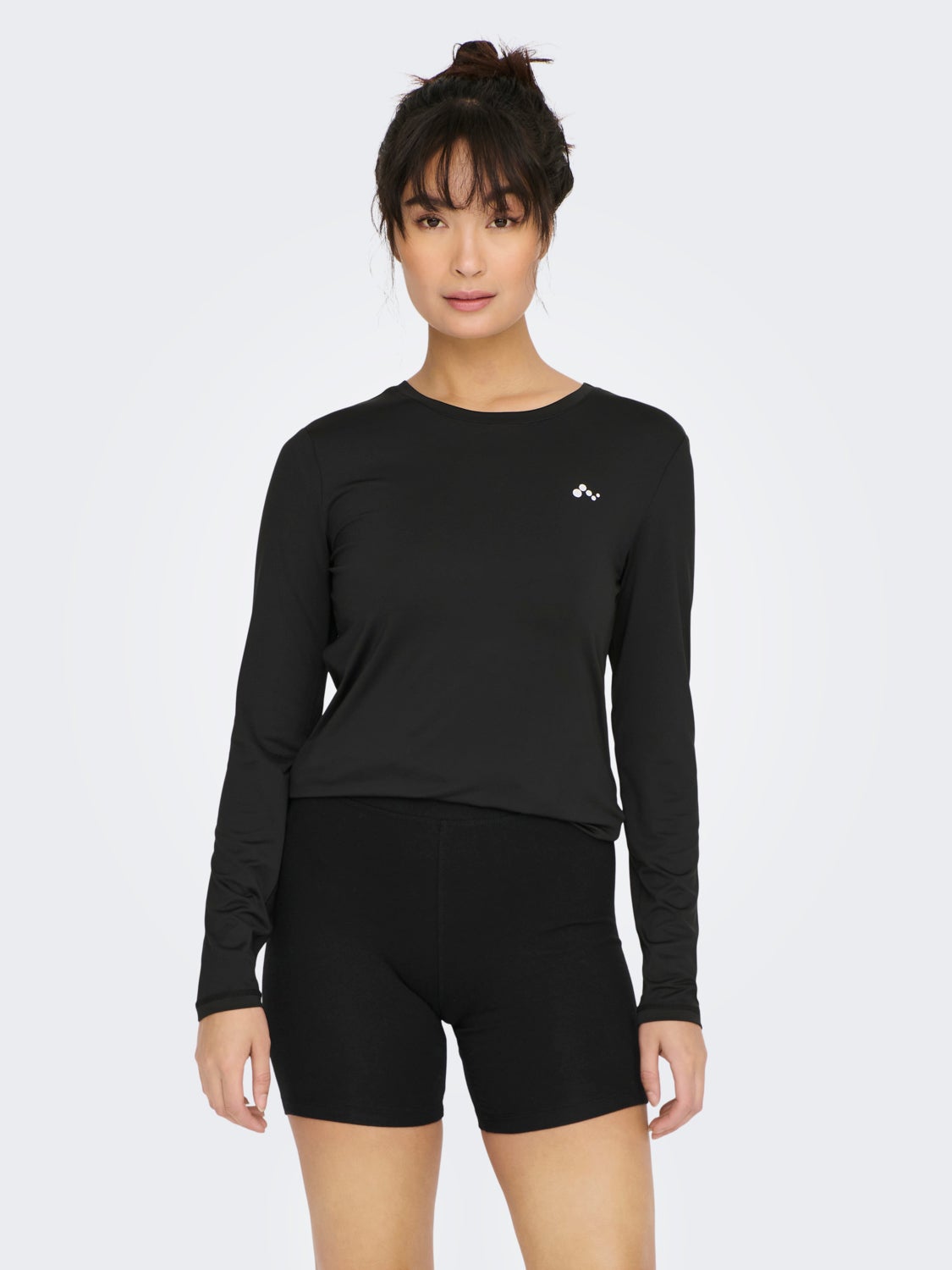 Training top with long sleeves