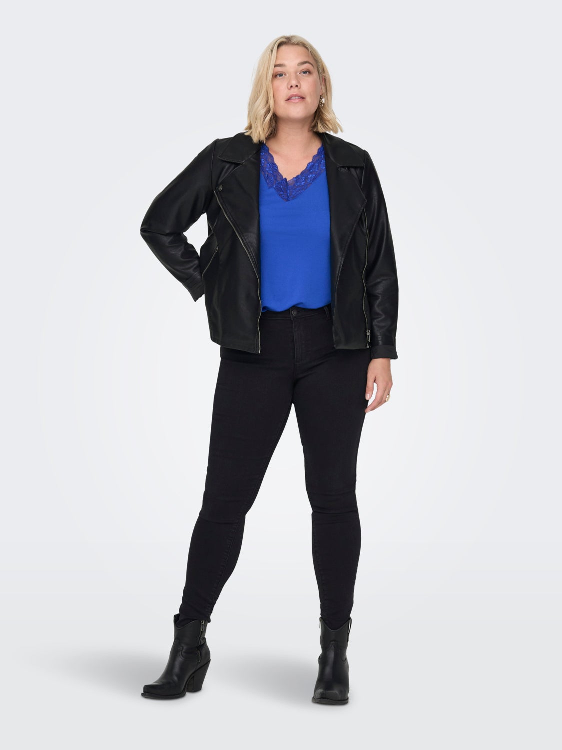 Curvy sleeveless top