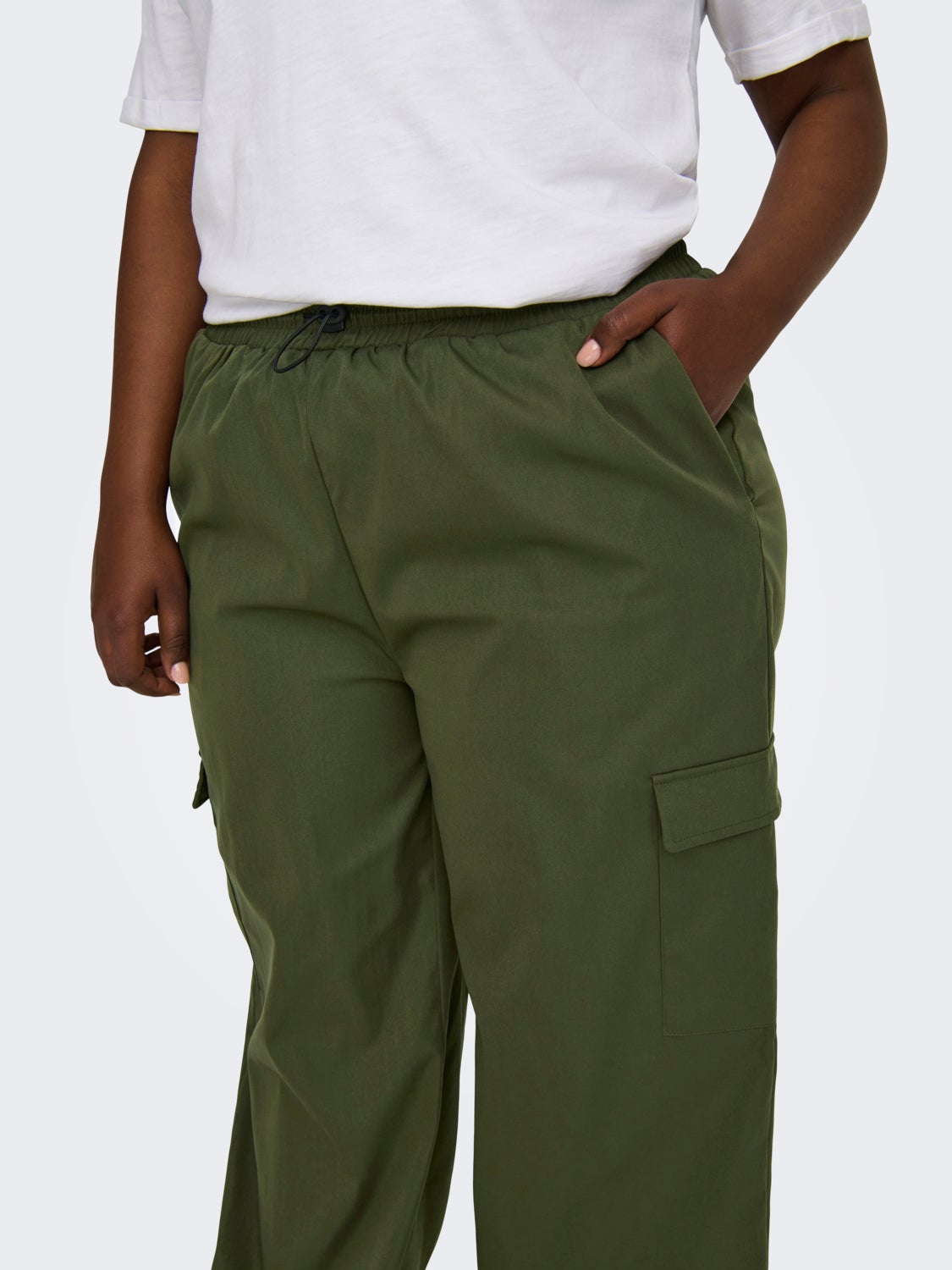 Curvy cargo pants