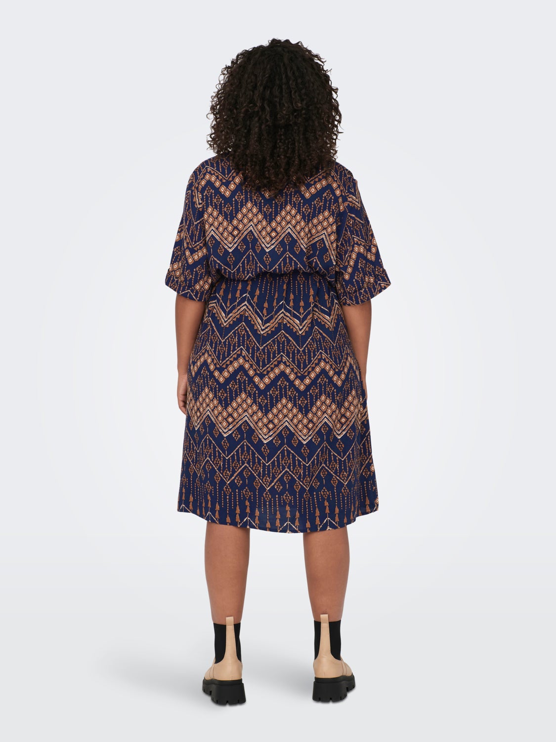 Curvy short sleeve midi dress