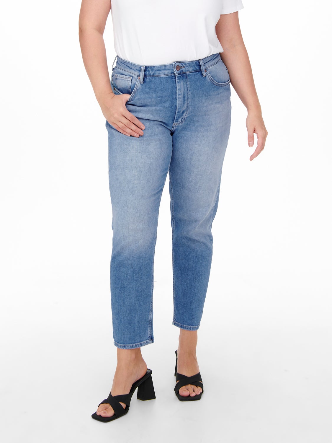 Curvy CAREneda highwaisted mom jeans