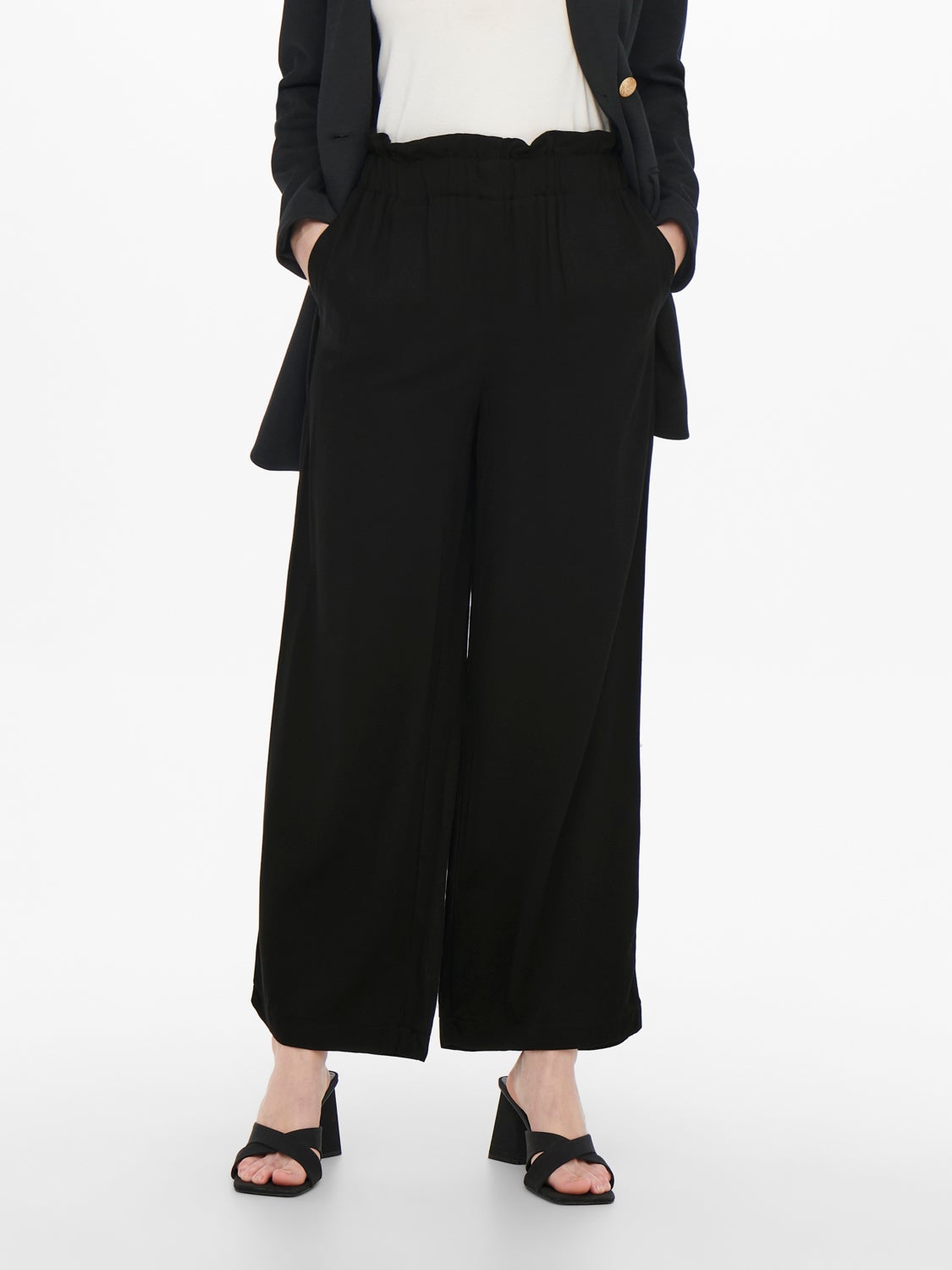 Wide fitted Trousers