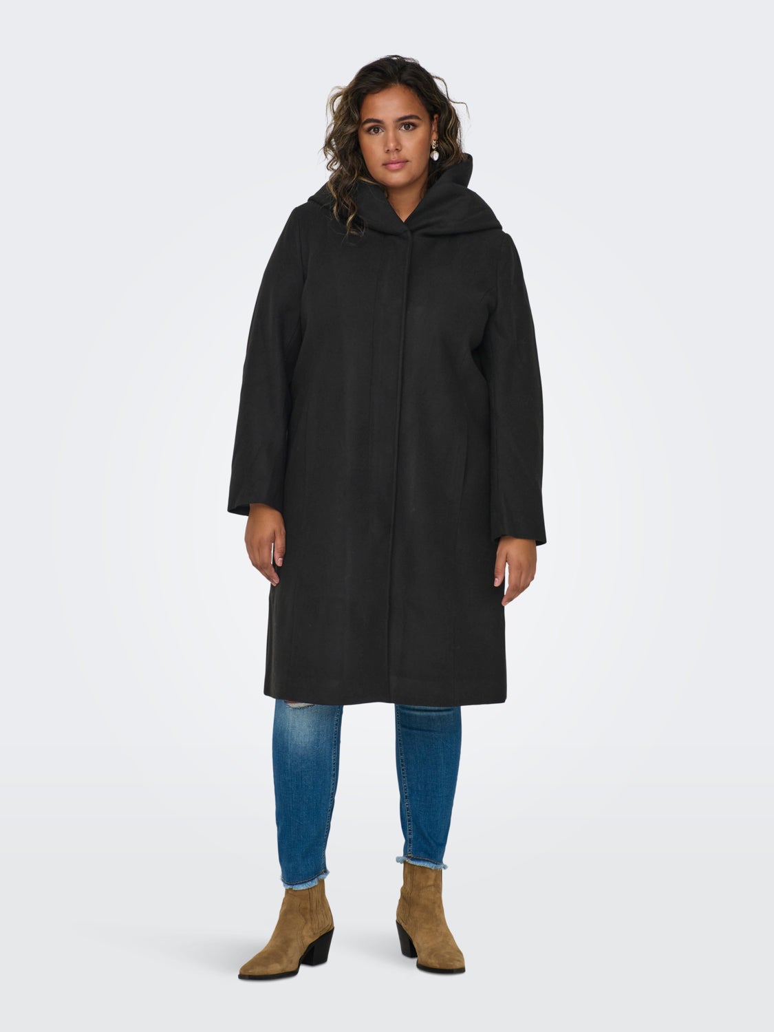 Curvy hodded coat