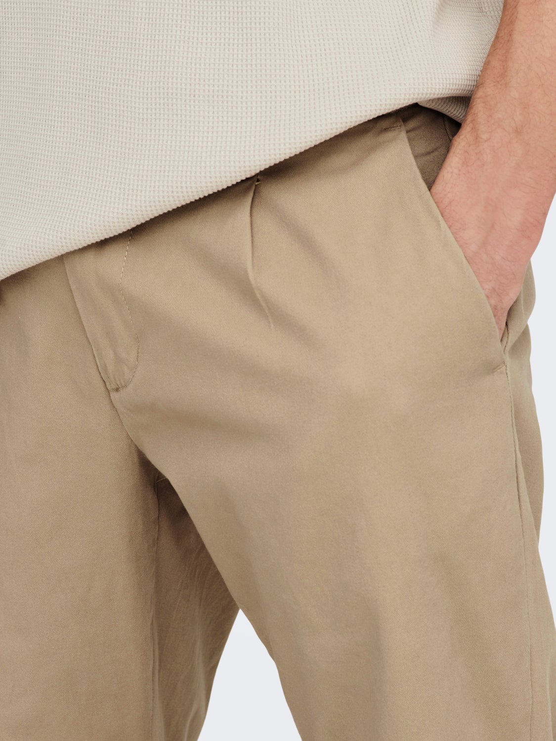 Tapered fit trousers