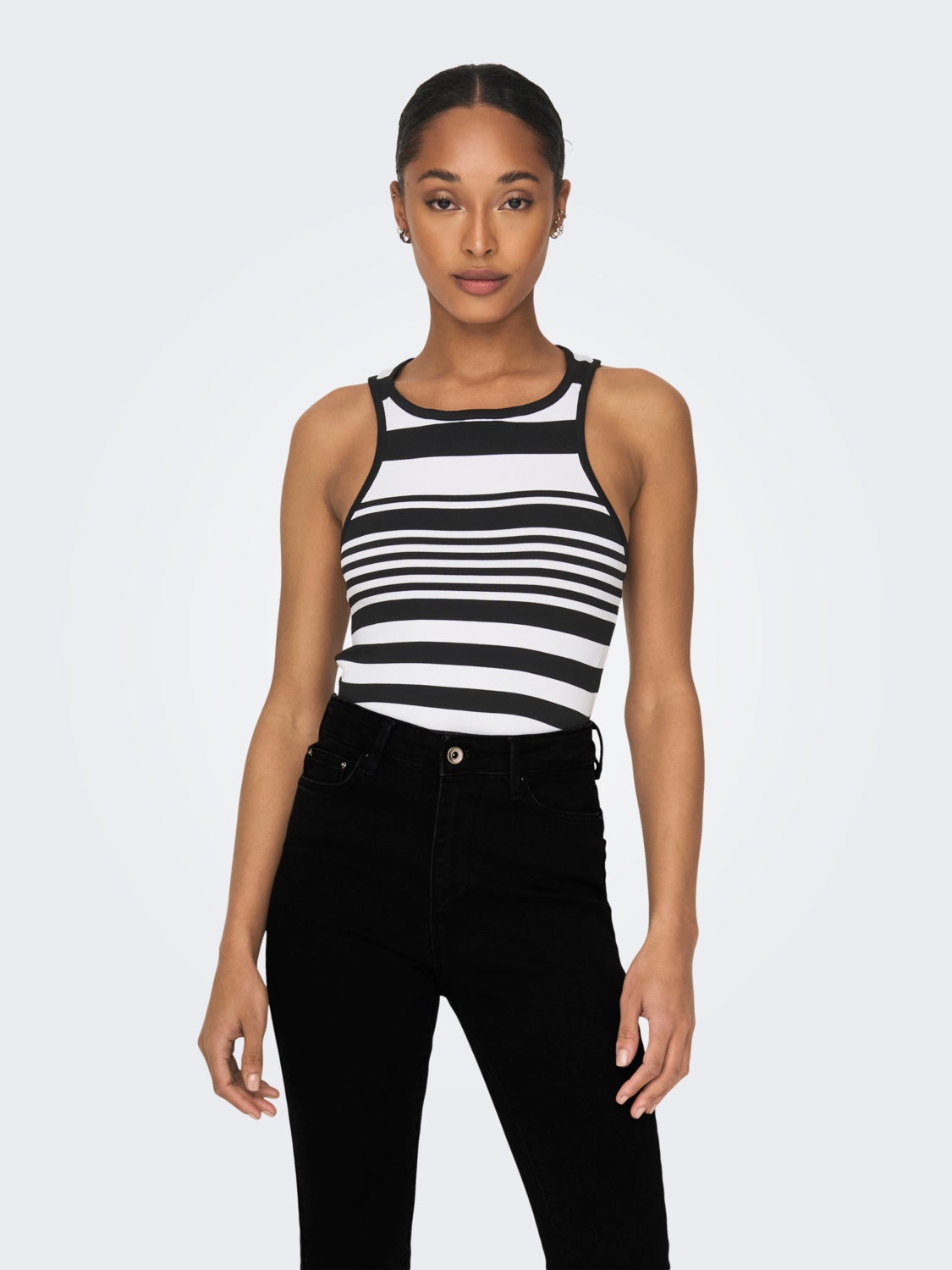 O-neck top with stripe detail