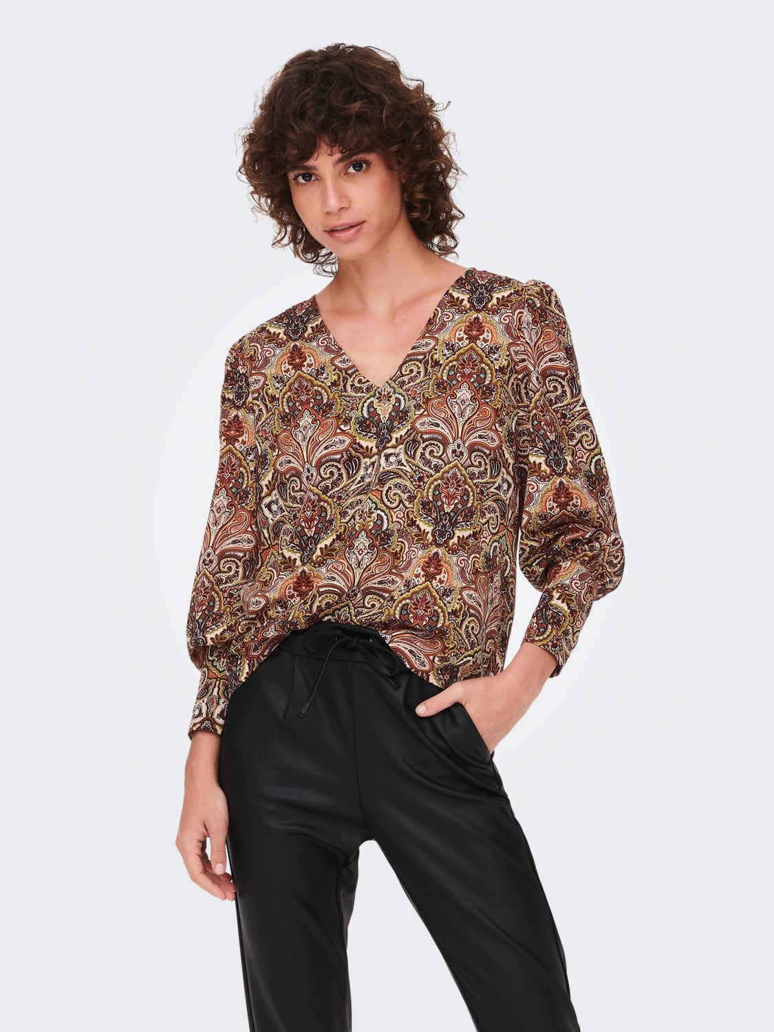 Patterned V-neck Long Sleeved Top